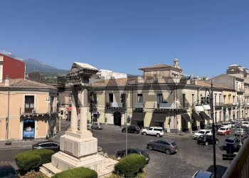 Edificio all\'aperto - Independent house Piazza Monsignore Alessi
 
4, Giarre - photo 1