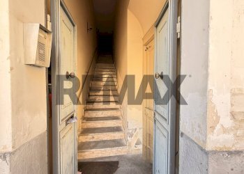Scale - Independent house Piazza Monsignore Alessi
 
4, Giarre - photo 3