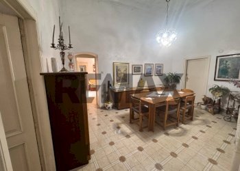 Sala da pranzo - Casa semi indipendente VIA GIUSEPPE GARIBALDI
 
163, Palazzolo Acreide - foto 2
