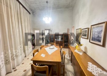 Sala da pranzo - Casa semi indipendente VIA GIUSEPPE GARIBALDI
 
163, Palazzolo Acreide - foto 7