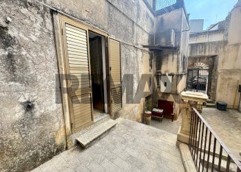 Terrazza - Casa semi indipendente VIA GIUSEPPE GARIBALDI
 
163, Palazzolo Acreide - foto 24