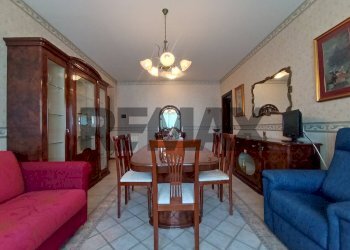 Sala da pranzo - Quadrilocale Via Cristoforo Colombo
 
27, Tremestieri Etneo - foto 7