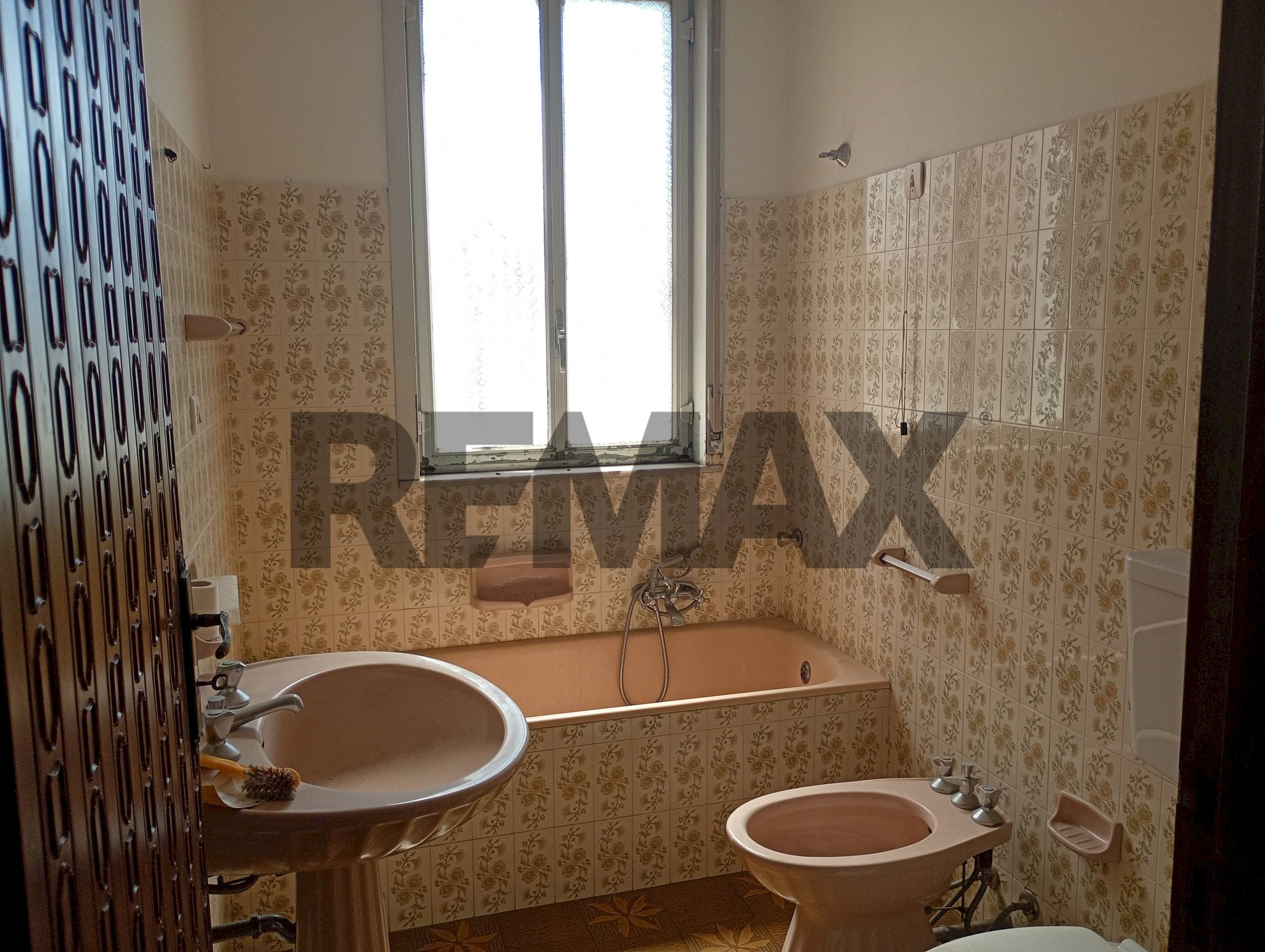 Bagno - Independent house Via Giuseppe Bonaventura
 
80, Randazzo - photo 3