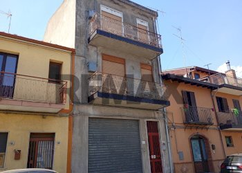 Edificio all\'aperto - Independent house Via Giuseppe Bonaventura
 
80, Randazzo - photo 1