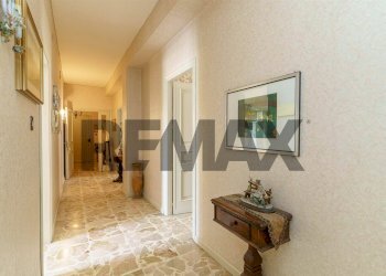 Hall / corridoio - Apartment Corso Michelangelo
 
7, Mascalucia - photo 11
