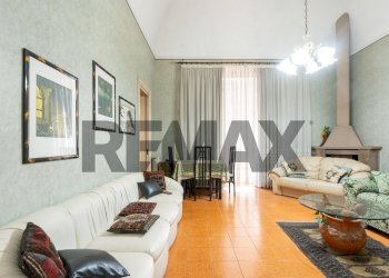 Sala da pranzo - Casa indipendente Via Regina Bianca
 
13, Catania - foto 2