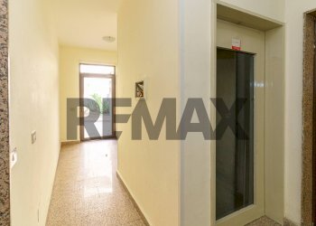 Hall / corridoio - Three-room apartment Via Sgroppillo
 
23, San Gregorio di Catania - photo 3