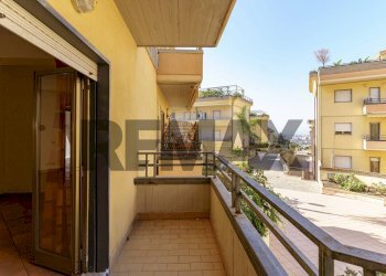 Balcone - Three-room apartment Via Sgroppillo
 
23, San Gregorio di Catania - photo 11