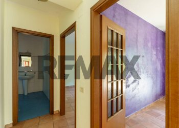 Hall / corridoio - Three-room apartment Via Sgroppillo
 
23, San Gregorio di Catania - photo 13
