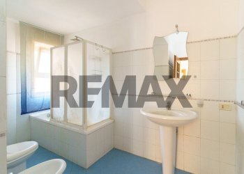 Bagno - Three-room apartment Via Sgroppillo
 
23, San Gregorio di Catania - photo 28