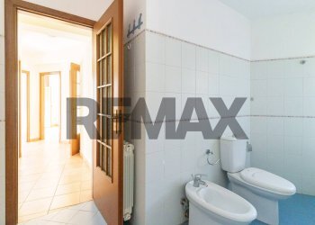 Bagno - Three-room apartment Via Sgroppillo
 
23, San Gregorio di Catania - photo 29