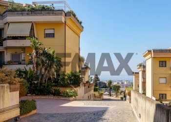 Edificio all\'aperto - Three-room apartment Via Sgroppillo
 
23, San Gregorio di Catania - photo 36