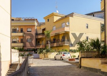 Edificio all\'aperto - Three-room apartment Via Sgroppillo
 
23, San Gregorio di Catania - photo 37