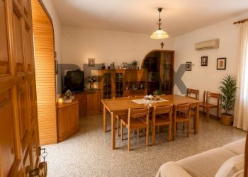 Sala da pranzo - Appartamento VIA CESARE BATTISTI
 
32, Acquedolci - foto 2