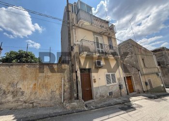 Casa all\'aperto - Quadrilocale via IV Novembre
 
42, Buscemi - foto 2