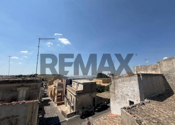 Edificio all\'aperto - Quadrilocale via IV Novembre
 
42, Buscemi - foto 4