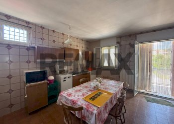 Sala da pranzo - Quadrilocale via IV Novembre
 
42, Buscemi - foto 18