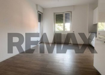 Stanza vuota - Three-room apartment VIA CAMILLO BENSO CAVOUR
 
107, Giussano - photo 5