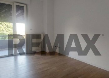 Stanza vuota - Three-room apartment VIA CAMILLO BENSO CAVOUR
 
107, Giussano - photo 9