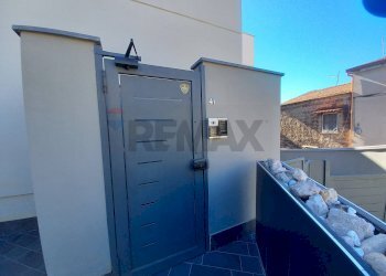 Terrazza - Four-room apartment Via Andrea Iannelli
 
41, Caserta - photo 3