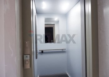 Hall / corridoio - Four-room apartment Via Andrea Iannelli
 
41, Caserta - photo 5