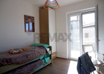 Camera / camera da letto - Four-room apartment Via Andrea Iannelli
 
41, Caserta - photo 26