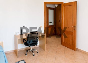 Ufficio - Three-room apartment Via Isolella
 
snc, Fisciano - photo 8