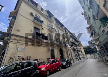 Edificio all\'aperto - Trilocale Via Antonio Valentino
 
4, Napoli - foto 1