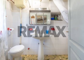 Bagno - Semi-detached house Roma
 
snc, Giuliano Teatino - photo 19