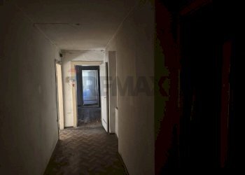 Hall / corridoio - Four-room apartment Via Feltre
 
43, Belluno - photo 11