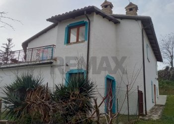 Casa all\'aperto - Rustic Via Campi Lunghi (ex Palazzo di Avenale)
 
42, Cingoli - photo 1