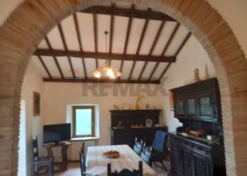 Soggiorno - Rustic Via Campi Lunghi (ex Palazzo di Avenale)
 
42, Cingoli - photo 2