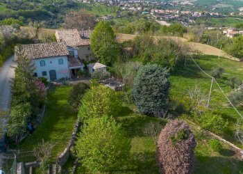 Vista delle montagne - Rustic Via Campi Lunghi (ex Palazzo di Avenale)
 
42, Cingoli - photo 4
