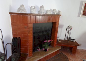 Soggiorno - Rustic Via Campi Lunghi (ex Palazzo di Avenale)
 
42, Cingoli - photo 15
