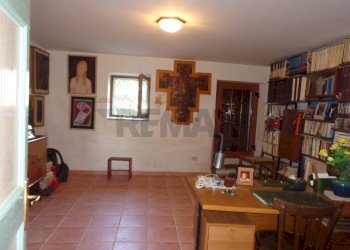 Sala da pranzo - Rustic Via Campi Lunghi (ex Palazzo di Avenale)
 
42, Cingoli - photo 19