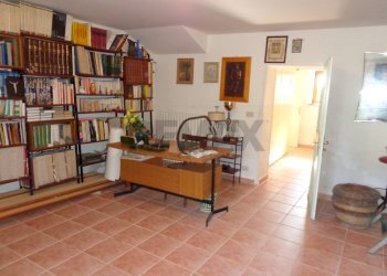 Ufficio - Rustic Via Campi Lunghi (ex Palazzo di Avenale)
 
42, Cingoli - photo 20