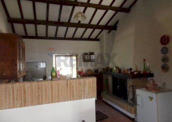 Soggiorno - Rustic Via Campi Lunghi (ex Palazzo di Avenale)
 
42, Cingoli - photo 24