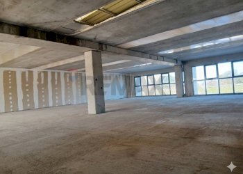 Parcheggio - Shed Via Barca
48, Loreto - photo 6