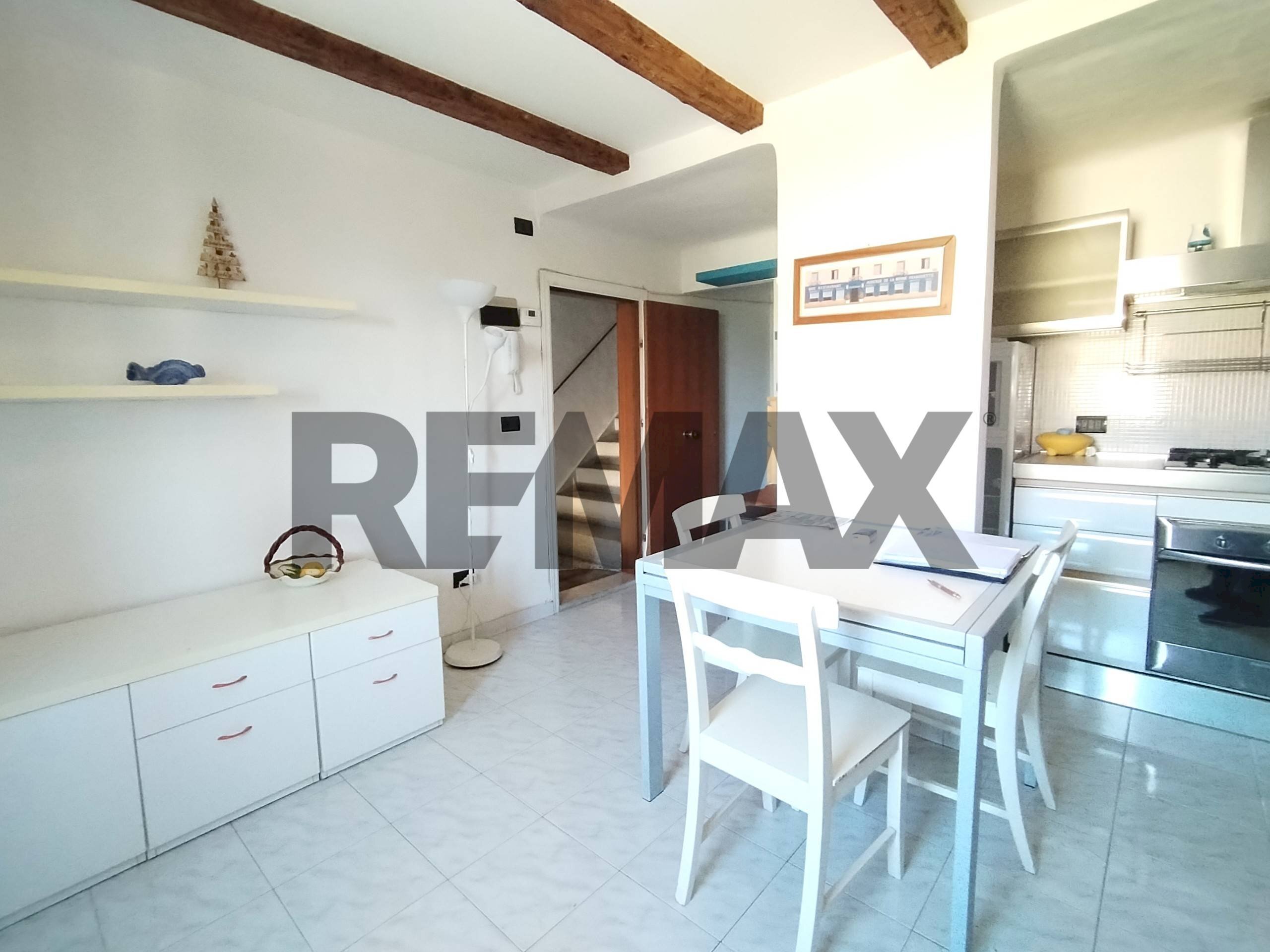 Sala da pranzo - Bilocale Strada Frazione Candia
 
50, Ancona - foto 1