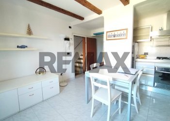 Sala da pranzo - Bilocale Strada Frazione Candia
 
50, Ancona - foto 1