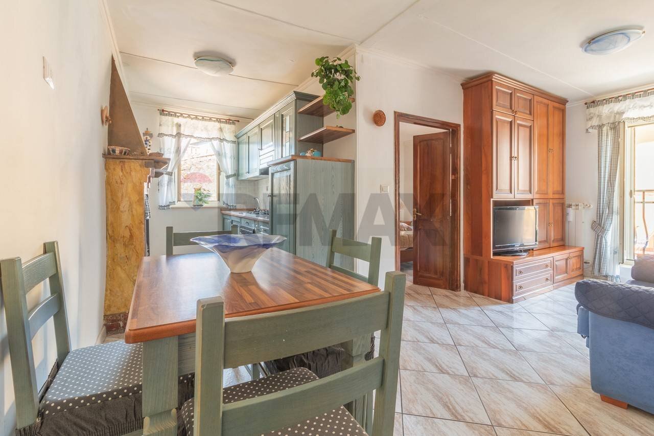 Sala da pranzo - Three-room apartment Via di Cellere
 
53, Ischia di Castro - photo 1