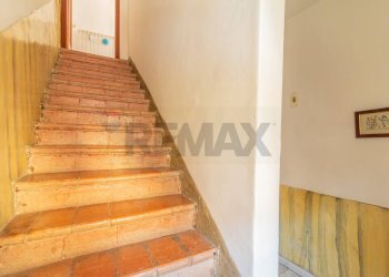 Scale - Three-room apartment Via di Cellere
 
53, Ischia di Castro - photo 6