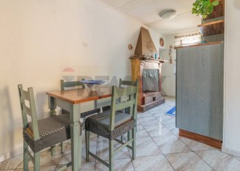 Sala da pranzo - Three-room apartment Via di Cellere
 
53, Ischia di Castro - photo 11