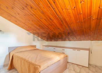 Camera / camera da letto - Three-room apartment Via di Cellere
 
53, Ischia di Castro - photo 17