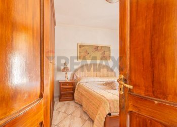 Camera / camera da letto - Three-room apartment Via di Cellere
 
53, Ischia di Castro - photo 25