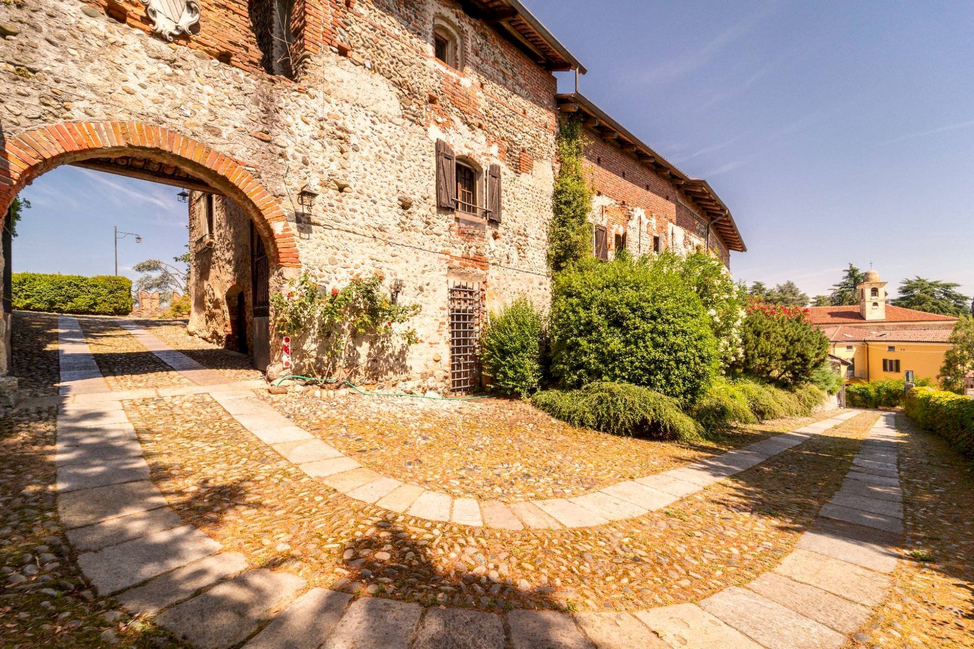 Foto 1 - Castello Via Duchessa Jolanda
 
8, Moncrivello - foto 1