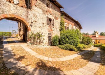 Foto 1 - Castello Via Duchessa Jolanda
 
8, Moncrivello - foto 1