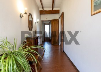 Hall / corridoio - Independent house Frazione Castione dei Marchesi
 
160, Fidenza - photo 28