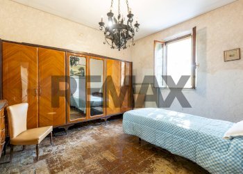 Camera / camera da letto - Independent house Frazione Castione dei Marchesi
 
160, Fidenza - photo 36