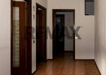 Hall / corridoio - Four-room apartment via cugini
 
1, Collecchio - photo 19